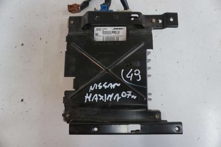 Nissan MaXIma 2007r Wzmacniacz Bose 28060-7y300 - obrazek 2