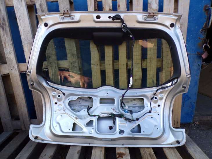 Toyota Auris I E15 Klapa Bagażnika 01c Szyba Nr.64 - Image 7