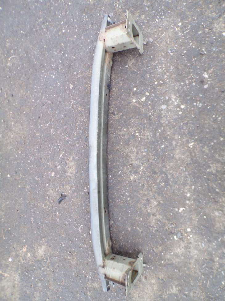 Toyota Auris I Belka Zderzak Przednia - Image 2