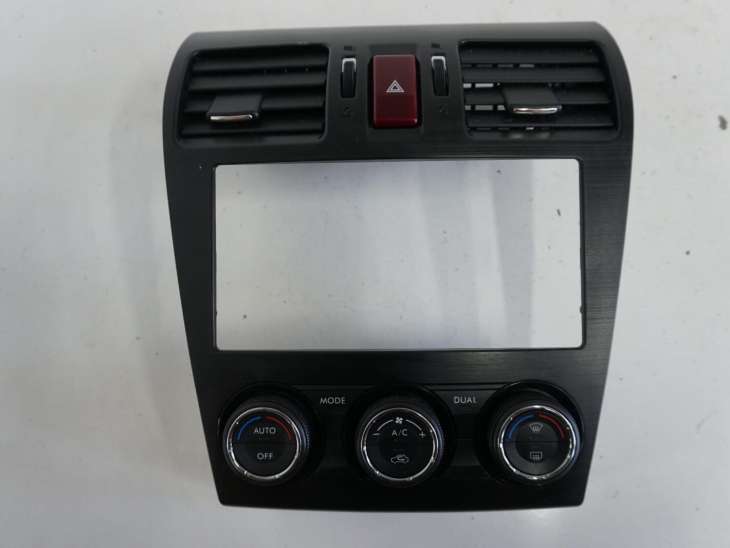 Subaru XV Panel Klimatyzacji Nawiewu 72311fj100