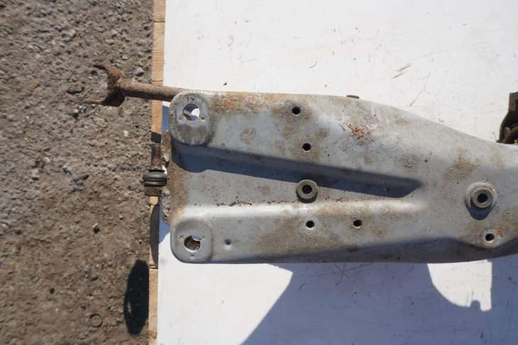 Toyota Mr2 III 2001r Belka Zawieszenia Sanki Tył - Image 4