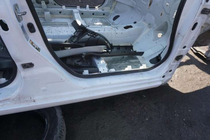 Suzuki Swift IV Mk7 Próg Prawy Słupek 26u - Image 3