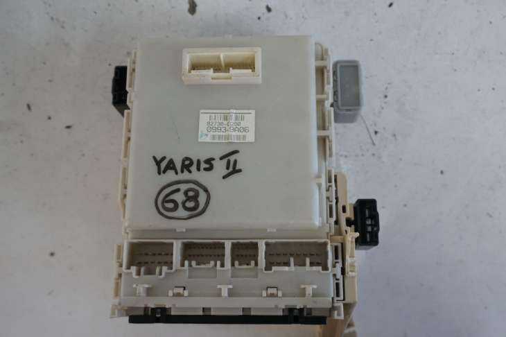 Toyota Yaris II Skrzynka Bezpieczników 82730-00290 - Image 2