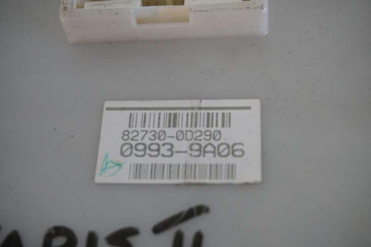 Toyota Yaris II Skrzynka Bezpieczników 82730-00290 - Image 3