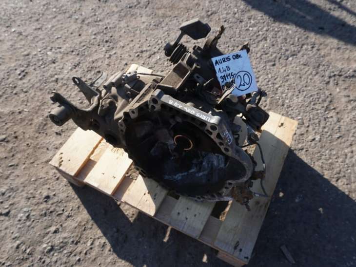 Toyota Auris I E15 Skrzynia Biegów 1.4 benzyna 31115-02030