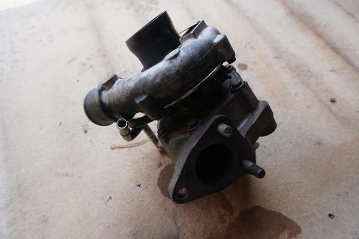 Toyota Corolla Verso Turbosprężarka 17211-27040 - Image 3