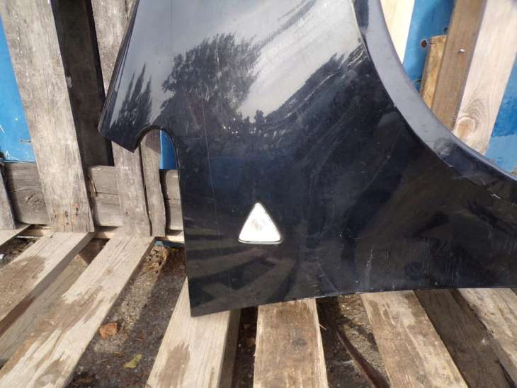 Mitsubishi Colt VI 5d Błotnik Prawy Przedni Czarny - Image 3