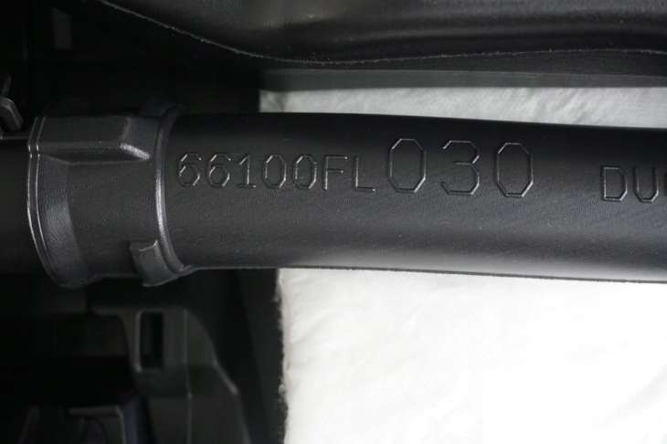 Subaru Impreza Liftback Gt Konsola Deska Rozdzielcza 66040fl000 - Image 12