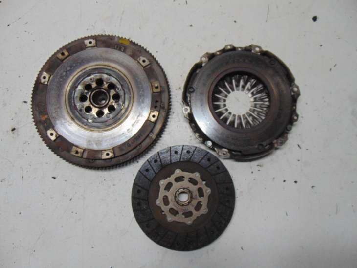 SUBARU LEGACY IV 2004R 2.0B SPRZEGLO KOLO ZAMACHOWE TARCZA - Image 4