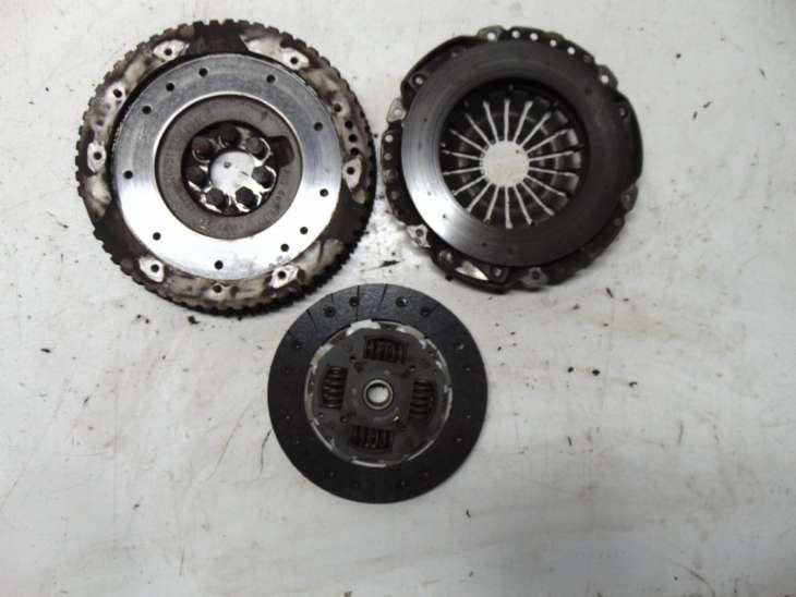 NISSAN NOTE E11 2009R 1.5D SPRZEGLO KOLO ZAMACHOWE TARCZA - Image 2