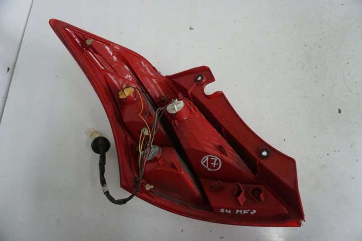 Suzuki Swift Mk7 IV 2013r Lampa Prawa Tylna 35650-68l00 - Image 4