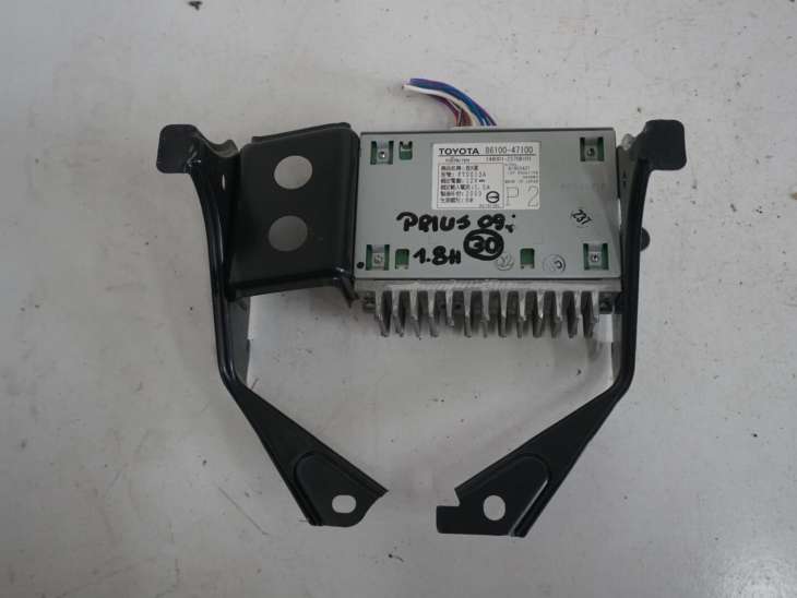 Toyota Prius III Wzmacniacz 86100-47100