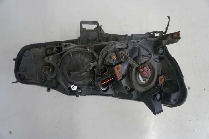 Mitsubishi Lancer Sportback VIII Lampa Lewa Europa Klosz - Image 6