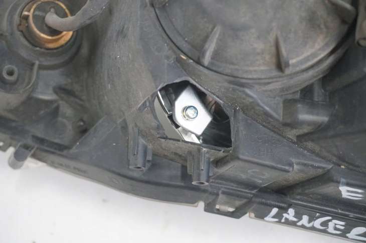 Mitsubishi Lancer Sportback VIII Lampa Lewa Europa Klosz - Image 7