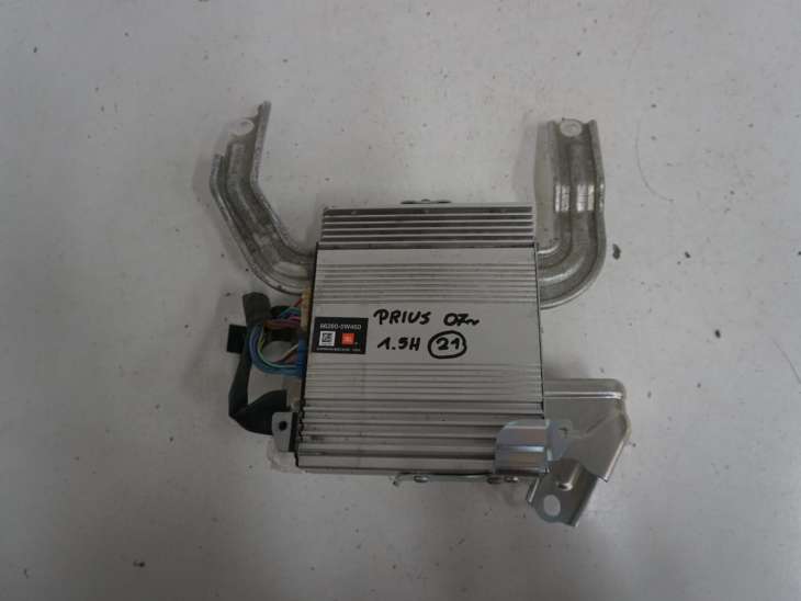 Toyota Prius II Wzmacniacz 86280-0w460