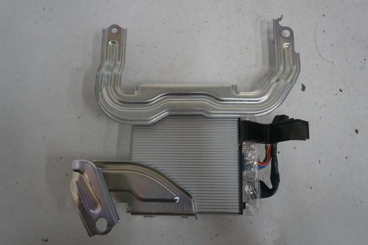 Toyota Prius II Wzmacniacz 86280-0w460 - Image 3