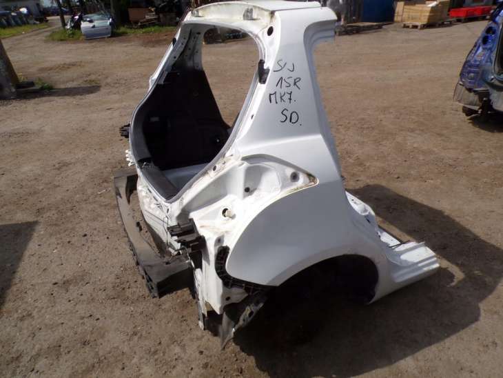 Suzuki Swift IV Mk7 2015r Tył Błotnik Prawy Lewy Pas Tylny 26u