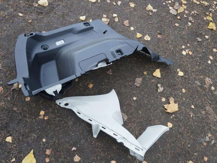Subaru Impreza Liftback Gt Boczek Bagażnika Lewy