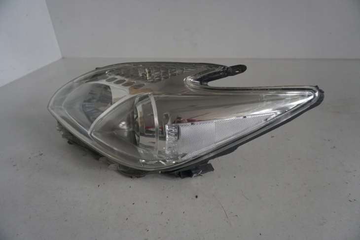 Toyota Prius III W3 2010r Lampa Przednia Lewa Uk - Image 2