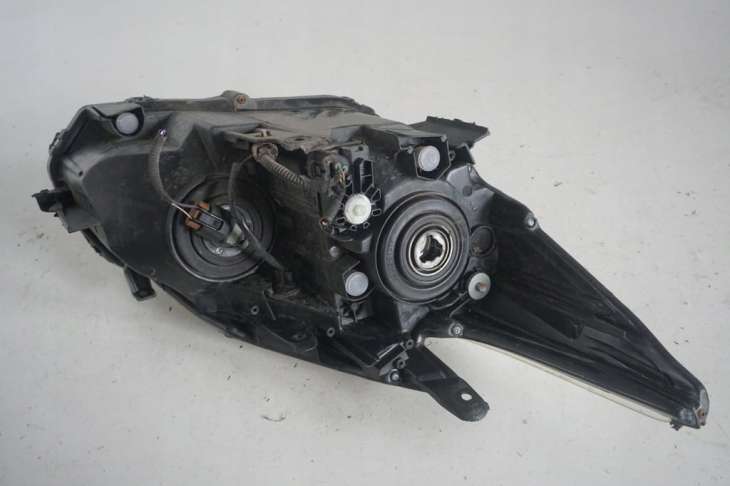 Toyota Prius III W3 2010r Lampa Przednia Lewa Uk - Image 6