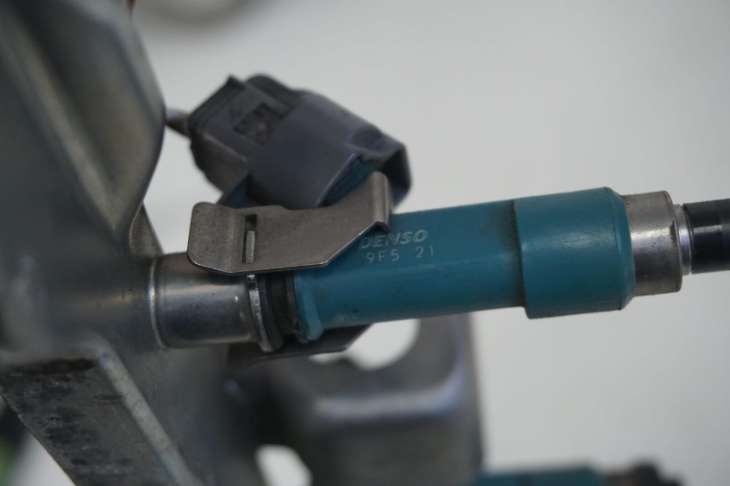 Mazda 3 Bl Wtryskiwacze Denso 9f521 Listwa Wtryskowa - Image 3