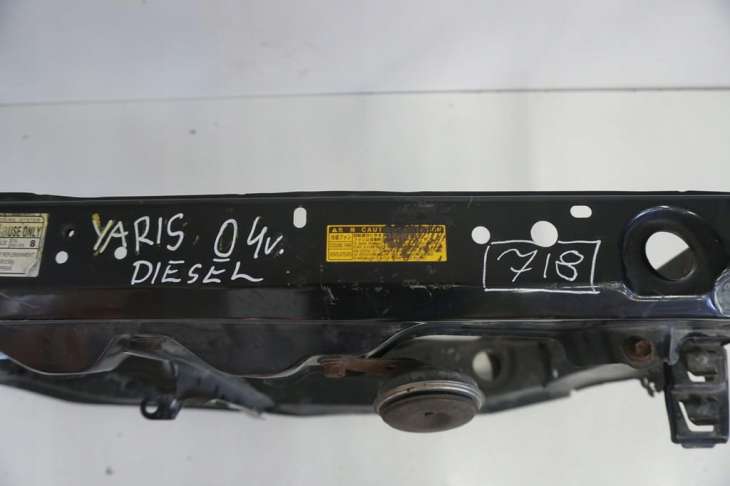 Toyota Yaris I 2004r Pas Przedni Belka - Image 3