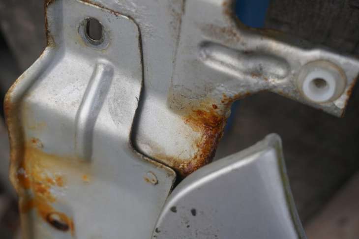 Nissan Almera N16 Błotnik Lewy Przedni Srebrny - Image 3