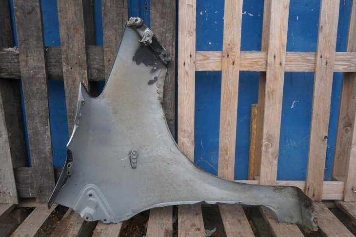 Toyota Yaris II Błotnik Przedni Lewy Nr.35 - Image 7