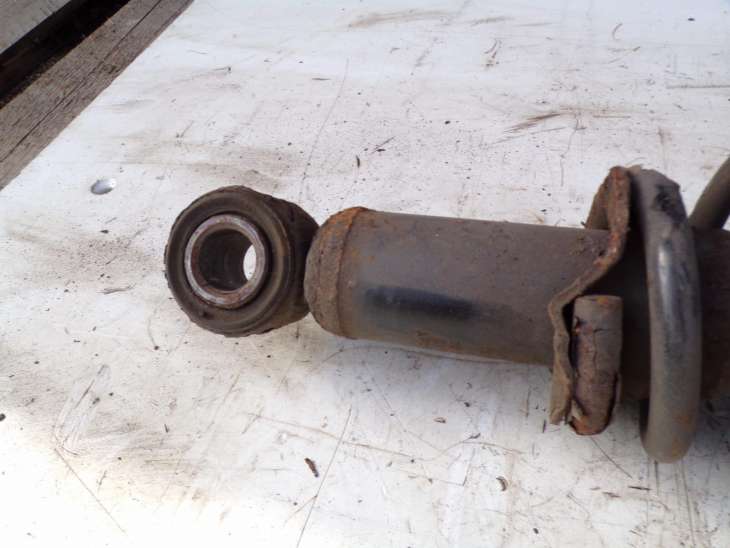 Toyota Corolla E12 Amortyzator Prawy Tylny Nr.4 - Image 3