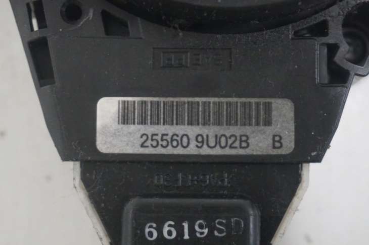 Nissan Note E11 Przełączniki Taśma Kierownicy 255609u02b - Image 5