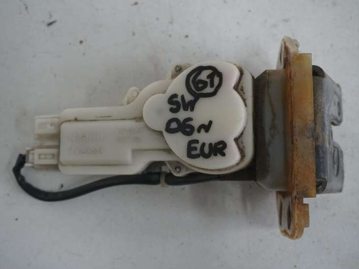 Suzuki Swift IV Zamek Klapy Tylnej Bagażnika B6765 Europejski