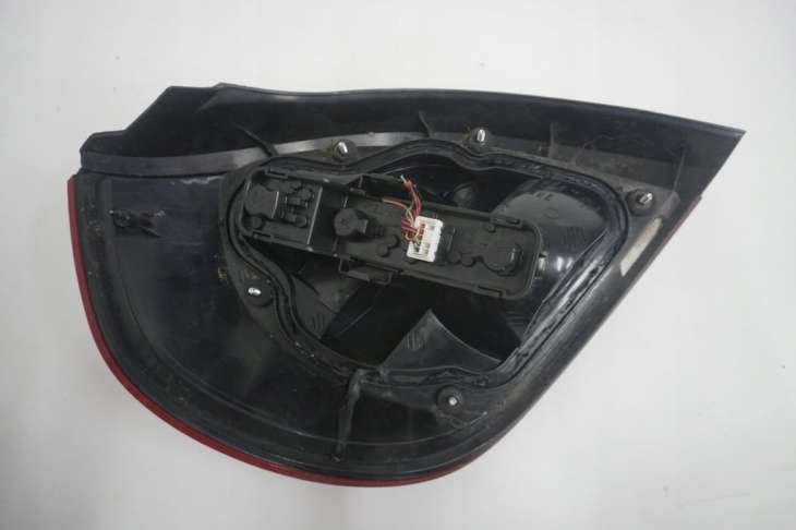 Nissan Almera N16 Lampa Prawa Tylna - Image 6