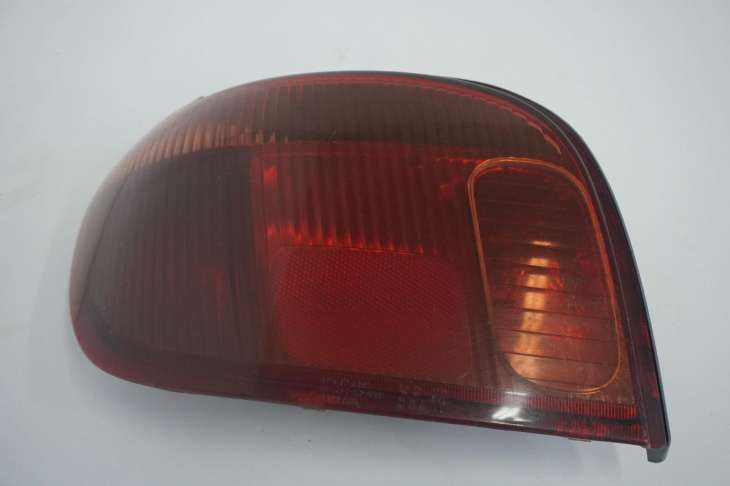 Toyota Yaris I Lift 03-06 Lampa Lewy Tył 52-053