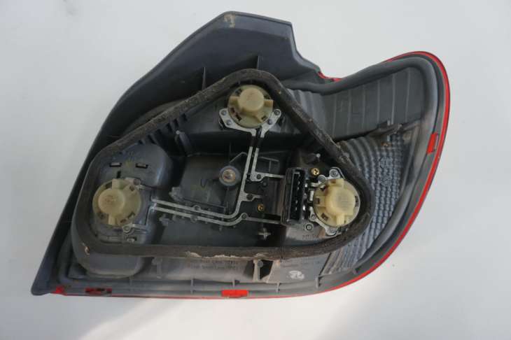 Toyota Yaris I Lift 03-06 Lampa Lewy Tył 52-053 - Image 6