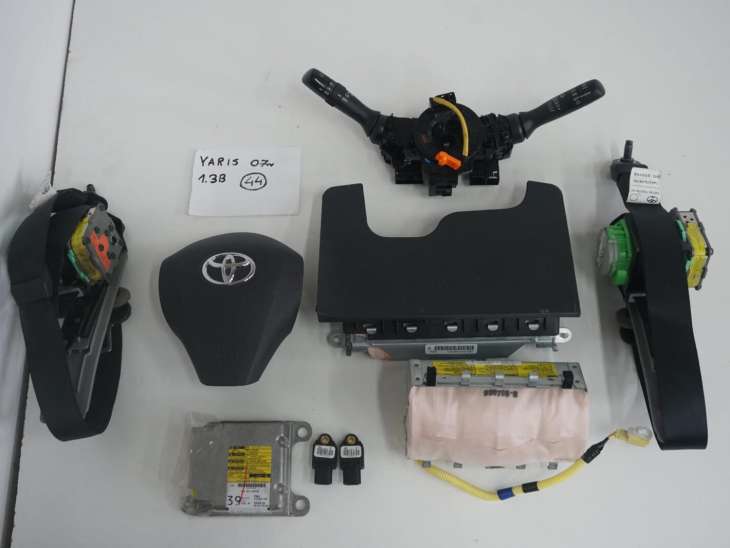 Toyota Yaris II 2007r 1.3b Zestaw Airbag Komplet Poduszka Kierowcy Pasy Sensor 89170-0d160