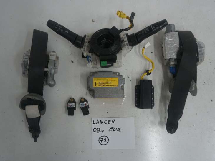 Mitsubishi Lancer VIII Zestaw Airgab Pasy Sensor P8635a060