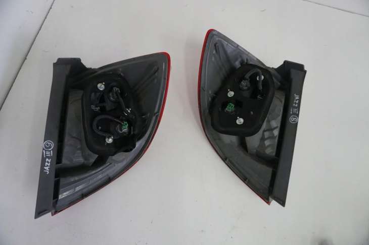 Honda Jazz Fit III Lampy Tylne Stanley 07030 - Image 2