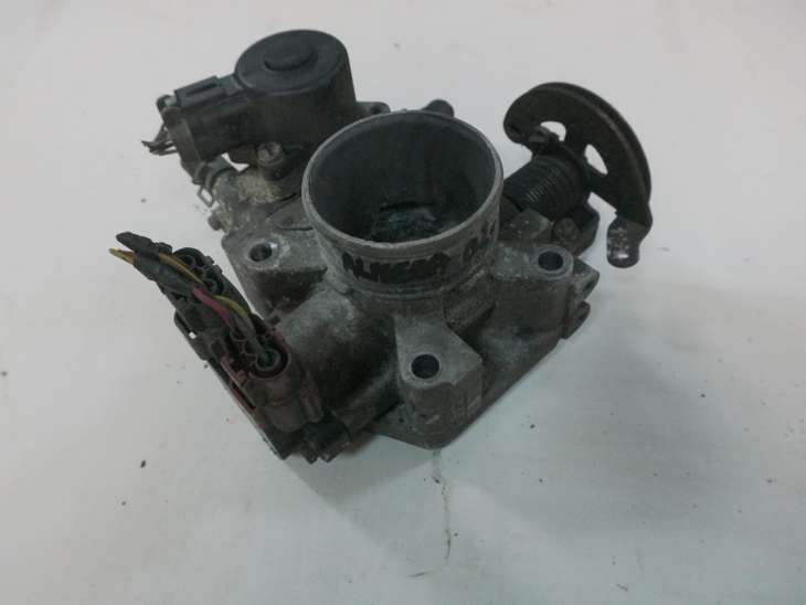Nissan Almera N16 Przepustnica A22-669b00