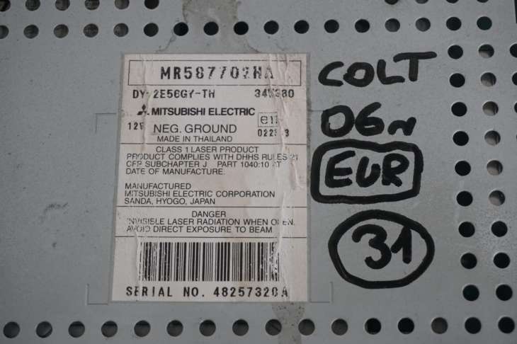 Mitsubishi Colt Radio Cd Mr587702ha Dy-2e56gy-Th - Image 3
