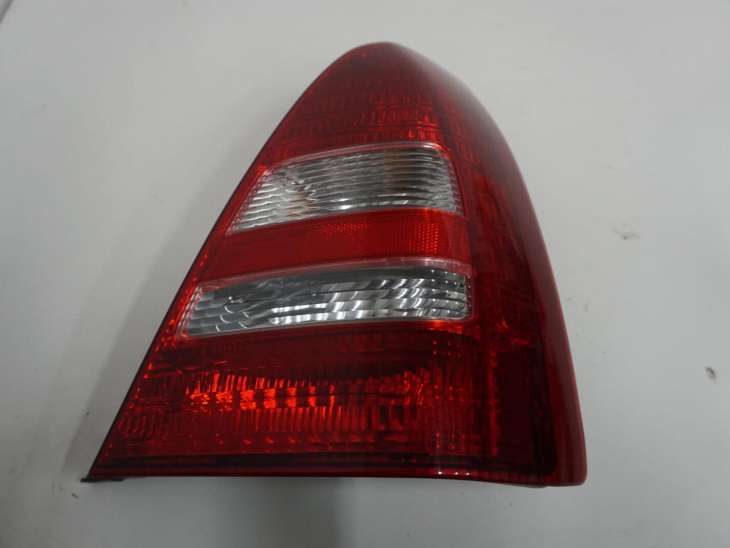 Subaru Forester II Sg 2005r Lampa Prawa Europa