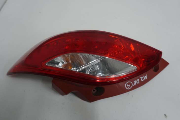 Mazda 2 II De Lampa Prawa Tylna D65151150 - Image 3