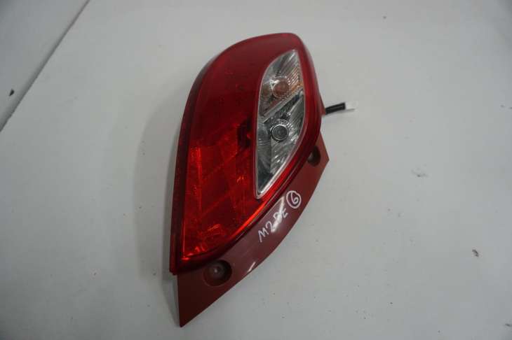 Mazda 2 II De Lampa Lewa Tylna D65151160 - Image 4