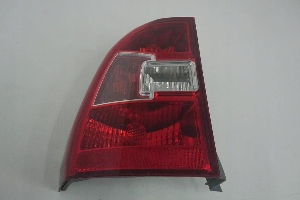Kia Sportage II Lift Lampa Tylna Lewa 92401-03000 Nr.62