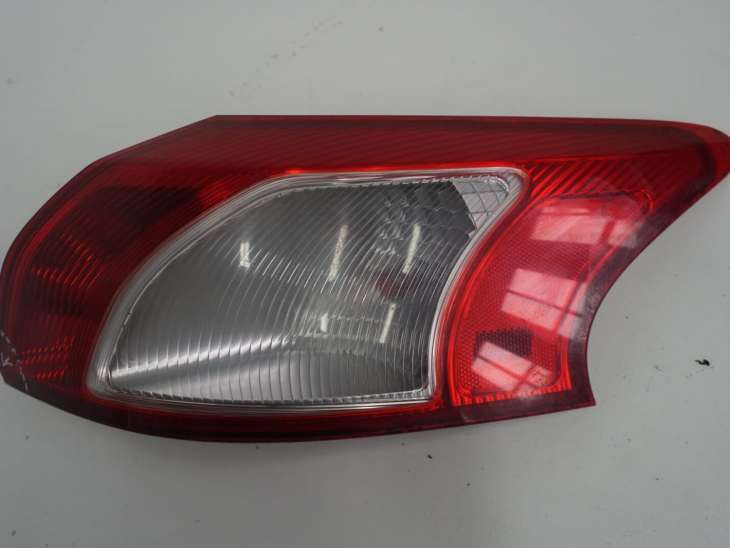 Mitsubishi Lancer VIII X Lampa Prawa Tylna Koito 220-87977 Nr.35