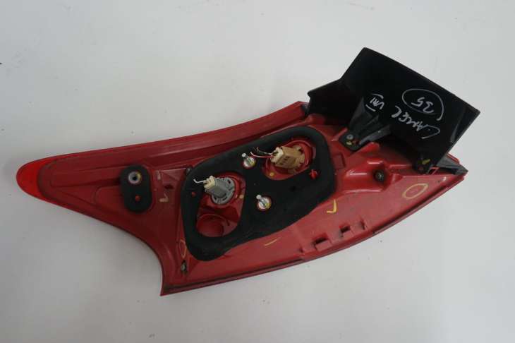 Mitsubishi Lancer VIII X Lampa Prawa Tylna Koito 220-87977 Nr.35 - Image 6