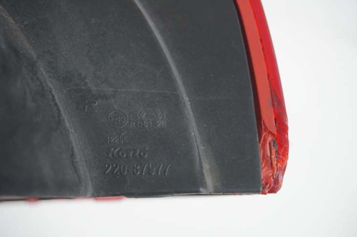 Mitsubishi Lancer VIII X Lampa Prawa Tylna Koito 220-87977 Nr.35 - Image 7