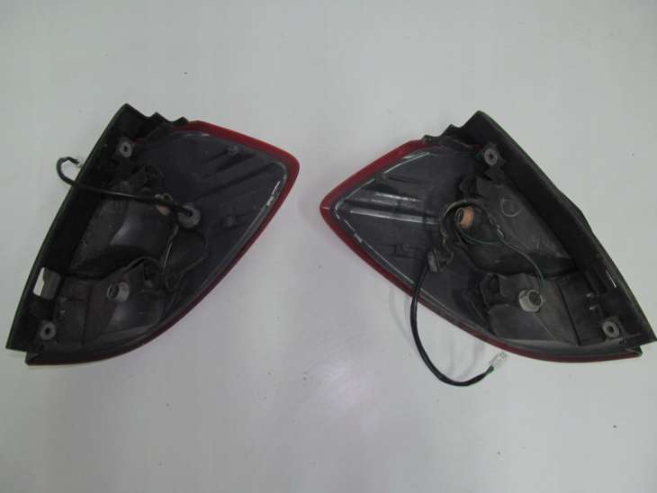Subaru Legacy IV Outback Bl Lampa Tylna Prawa Lewa 2004-2006rok - Image 2