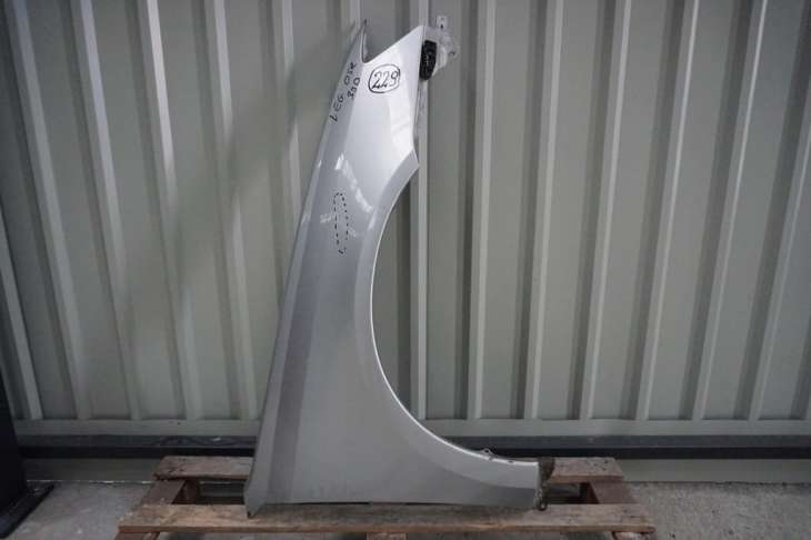 Subaru Legacy IV Błotnik Prawy Przedni 39d 2004-2006rok Srebrny