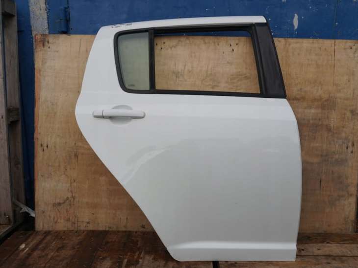 Suzuki Swift Mk6 III Drzwi Prawe Tylne 26u Nr.62