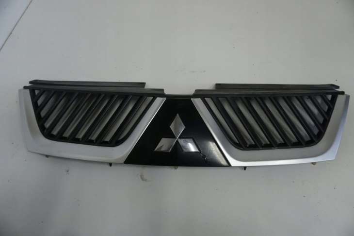 Mitsubishi Outlander II Atrapa Grill 7450a038 7450a037zz X42